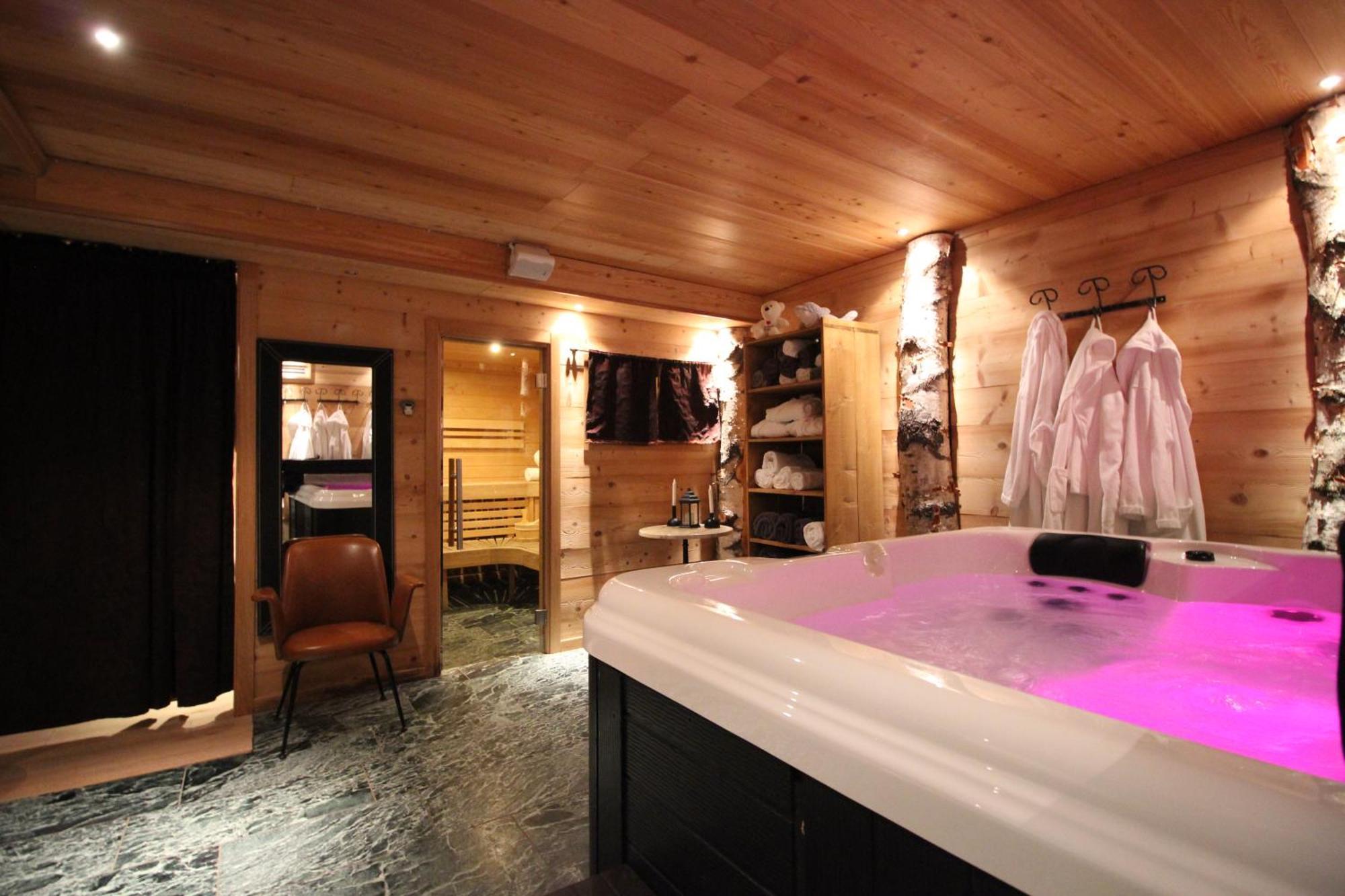 Hotell Millefiori- Alpine Event Lodge Valtournenche Eksteriør billede
