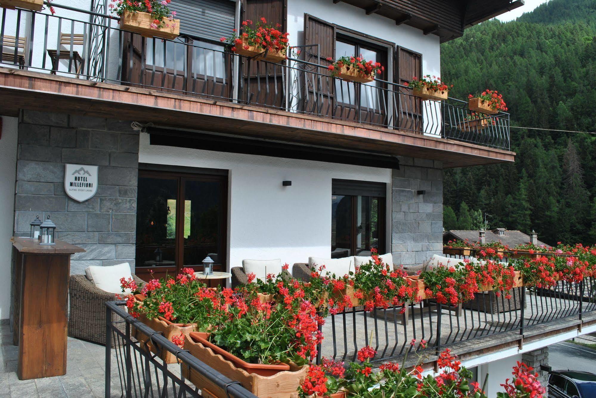 Hotell Millefiori- Alpine Event Lodge Valtournenche Eksteriør billede